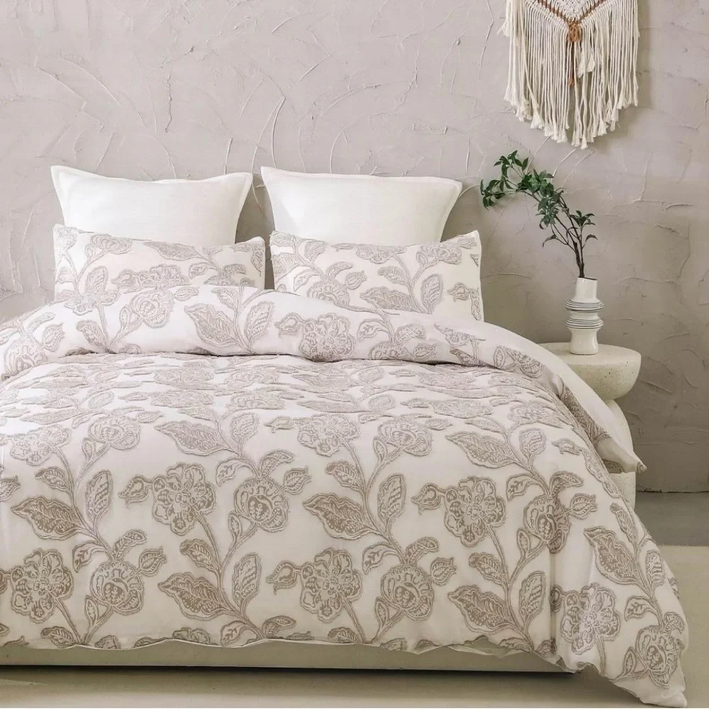 NEW Anthropologie Embroidered Floral Jacquard Cotton Bedding Duvet & Sham Set